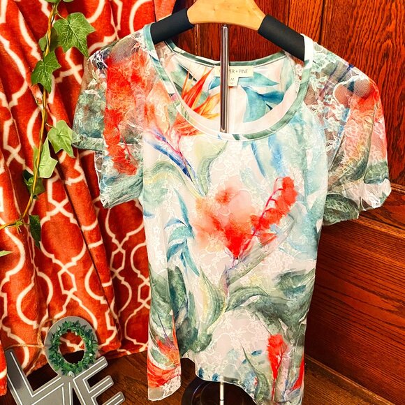 CLOVER & PINE Tropical Floral Tee - Picture 1 of 6